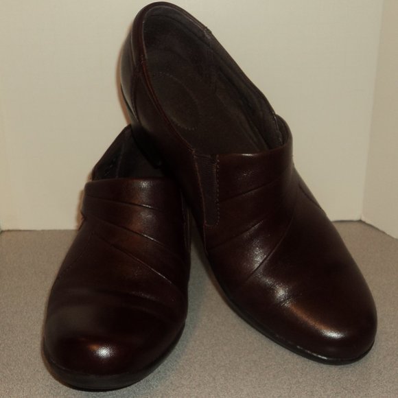 Clark's Womens Size 10M Brown Leather Shoes Slip On - Picture 2 of 11